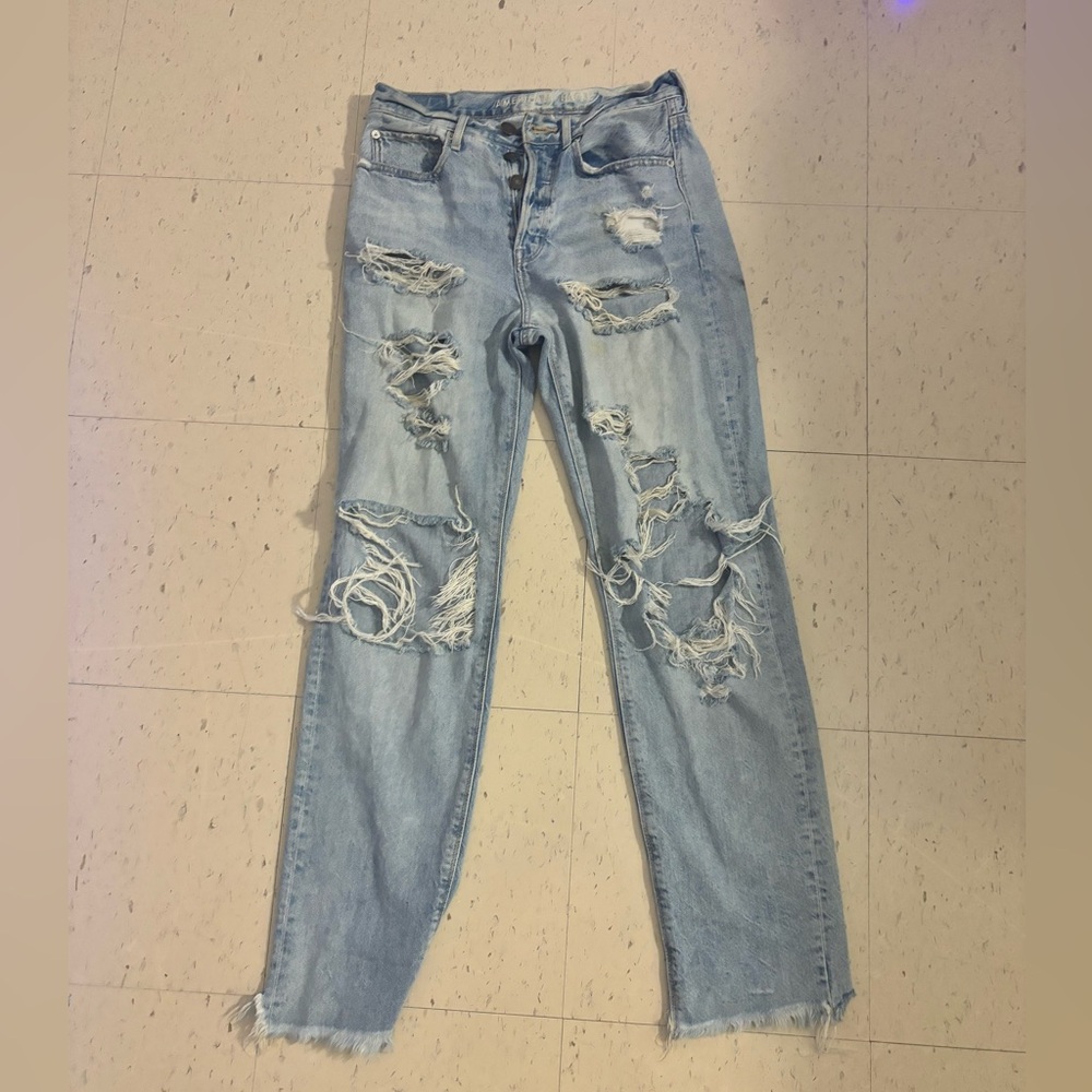 AMERICAN EAGLE JEANS SIZE FOUR X-LONG- 90s Boyfriend